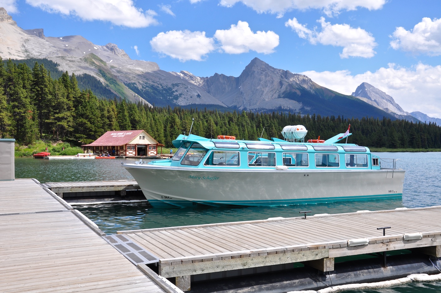 Maligne Lake - Boat Cruise