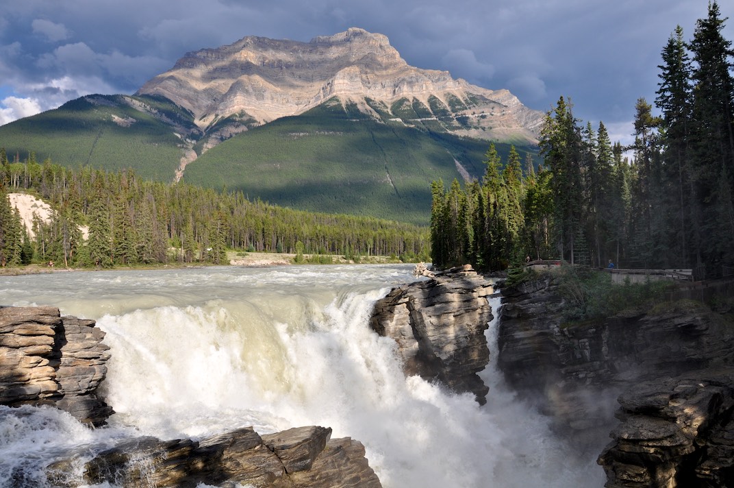 Alberta: Athabasca Falls - Icefields Parkway